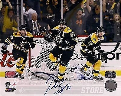 Patrice Bergeron Boston Bruins Firmado Juego 7 Regreso Celebración vs Hojas 8x10 Foto 1 de 1