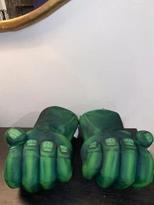 Incredible Hulk Smash Hands Pair Talking Fist Gloves Sounds Marvel Avengers 2008 - Picture 1 of 7