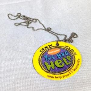 1997 Nickelodeon The Big Help Crew Badge with chain Original 1 owner - Picture 1 of 2