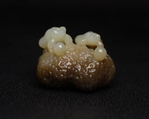 Old Beijing Natural Jade Handcrafted Three Legged Toad Vintage Frog Sculpture - Picture 1 of 9