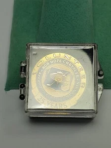Volunteer 25 Years Bob Hope Chrysler Classic Golf Brooch Hat Lapel Pin Gold Tone - Picture 1 of 2