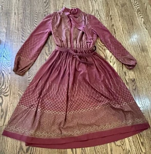 VTG International Ladies Garment Workers Union Dress Burgundy Gold Belted Sz S/M - Picture 1 of 11