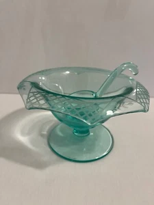 1920's Vintage “RARE” Rolled etched Depression glass green - Picture 1 of 8
