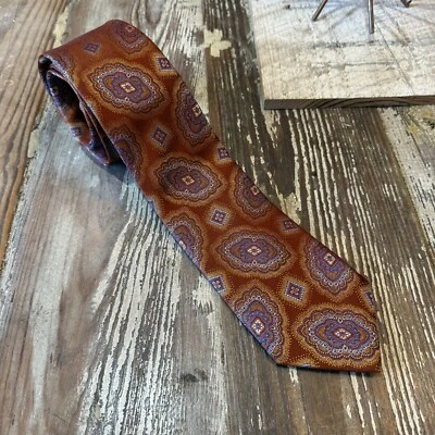 Corbata de seda geométrica medallón naranja y azul David Donahue Dk hecha en EE. UU. 69x3,5 Foto 1 de 4