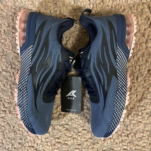 Akk Running New Fashion Spot Shoes For Women Size~8 - Picture 1 of 10