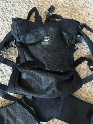 Stokke MyCarrier передняя детская переноска в черном BabyBjorn отличном состоянии - Изображение 1 из 4