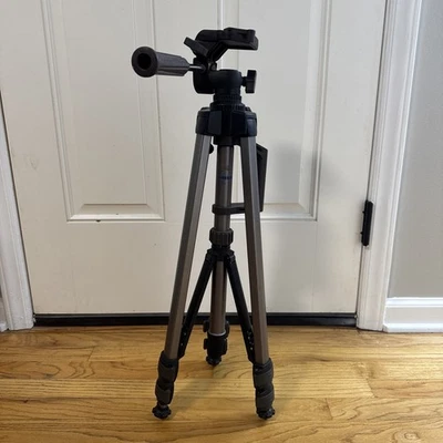 Quantaray Titan II QT ii-550 Silver Camera Tripod - Image 1 of 4