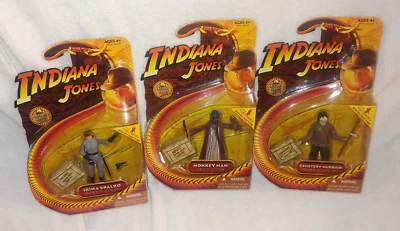 Figura de 3 calaveras de cristal Indiana Jones CEMETERY WARRIOR MONKEY MAN E IRINA SPALKO Foto 1 de 4