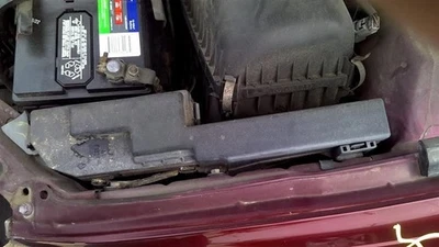 Fuse Box Engine 1MZFE Engine 6 Cylinder Fits 99-03 SOLARA 103916774 - Imagem 1 de 4