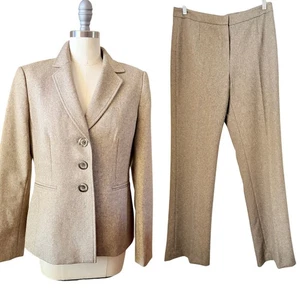 Le Suit Women’s 2pc Pantsuit Blazer Jacket & Pants Size 8 Beige Taupe Career - Picture 1 of 11