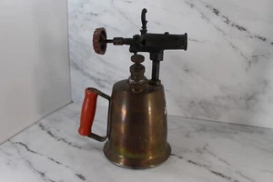 Torcia Blow vintage Clayton Lambert ottone con manico in legno rosso - Foto 1 di 5
