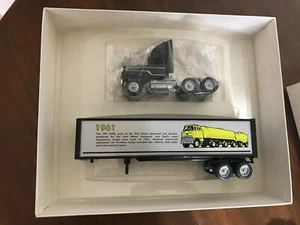 Winross The Story of Ford Trucks 1961-1964 Mustang Semi Box Set Diecast Neu im Karton - Bild 1 von 7