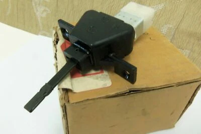 NOS GENUINE TOYOTA トヨタ CORONA MARK II HEATER BLOWER SWITCH # 84732-22901 - Image 1 of 4