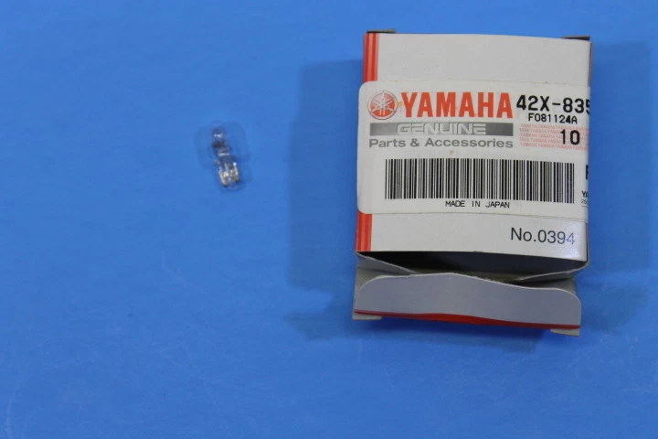 NOS Yamaha OEM Bulb 86-87 FZX700 87 SRX250 86-90 YX600 42X-83517-00  - Image 1 of 1