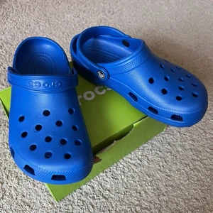 CROCS Classic Clog K Bright Cobalt Size J6 - Picture 1 of 6