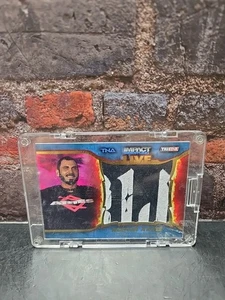 2013 TNA Impact Wrestling Austin Aries Gold Impact Size Shirt Relic Card #02/50 - Foto 1 di 2