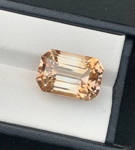 26.65 Carats Skurdu Topaz Emerald Cut Natural Pakistani Loose Gemstone - Picture 1 of 8