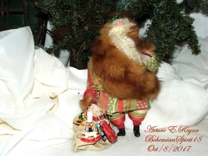FIGURA DE COLECCIÓN DE ARTE POPULAR PRIMITIVO DE 11"" ESTILO VICTORIANO de Arturo E. Reyna Santa - Imagen 1 de 9