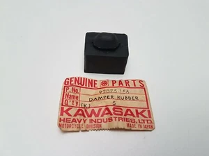 NOS KAWASAKI KZ1000 KZ750 KZ650 KZ550 KZ400 S3 S2 - SEAT RUBBER DAMPER 92075-156 - Imagen 1 de 5