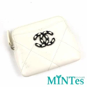 Auth Chanel 19 Coin Case AP2086 White Leather Quilted Stylish Cute Accessory Cas - Picture 1 of 6