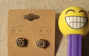 Vintage Avon Stud Pierced Earrings 3/8" Round Black and Gold Plated - Bild 1 von 4