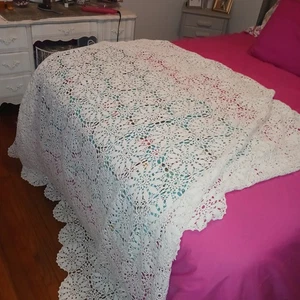 Copriletto matrimoniale antico nonne fatto a mano all'uncinetto bianco - Foto 1 di 2