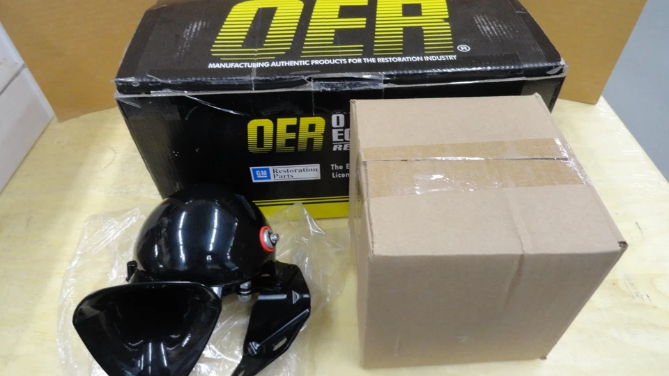 Juego de bocinas Chevy Bel Air 1955-1956 OER 35189 Foto 1 de 3