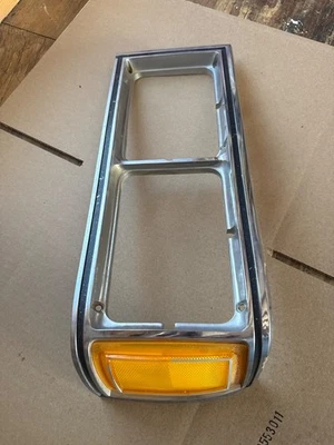 1976 Oldsmobile Delta 88 98 Custom Cruiser LH отделка ободка фары со стороны водителя - Изображение 1 из 4