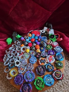 Riesiges Beyblade Metal Fight Lot Takara Tomy andere Teile tolles Set über 100 Teile - Bild 1 von 17