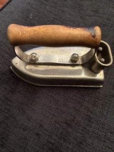 Bügeleisen Antik Holzgriff Elektrisch Eisen - Bild 1 von 6