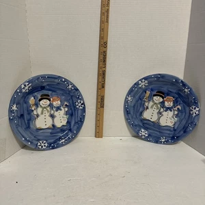 Set of 2 Tabletop Unlmtd Snow Couple Hand Painted Christmas 10.5" Dinner Plates - Picture 1 of 5