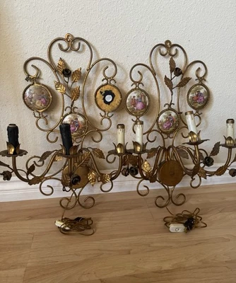 Par De Colección de Apliques Italianos de Metal Dorado Colgante De Pared 3 Luces Placa De Porcelana Foto 1 de 4