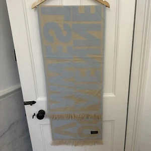 Vivienne Westwood Azul Beige Deletrear Largo Ancho Bufanda Lana Fantástico Sin Usar - Imagen 1 de 6