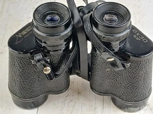 Vintage retro Verix 8x30 Binoculars 6.5 1970s Korean - Picture 1 of 9