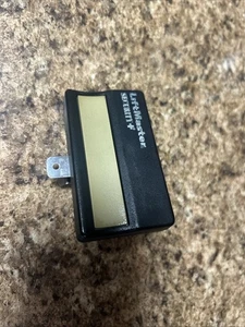 LIFTMASTER # 971LM 1-BUTTON REMOTE CONTROL - Picture 1 of 3
