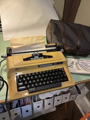 Máquina de escribir eléctrica Smith-Corona 3LRC Sterling automática 12 de colección Foto 1 de 4
