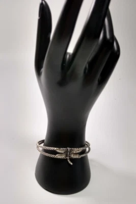 Pulseira Avon libélula algemada prata envelhecida cor strass transparente costas abertas - Imagem 1 de 4