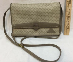 Liz Claiborne Bolso Bolso Triángulo Diseño Taupe Gris 1984 Cuero y Lienzo Vintage - Imagen 1 de 8