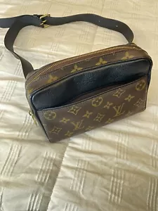 Louis Vuitton Bum/Belt Bag Black Interior Classic Monogram - Picture 1 of 10
