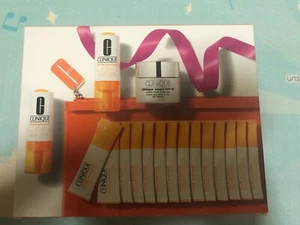 CLINIQUE SMART Serum, Moisturizer, Eye-Treatment & Fresh Powered Gift Set, New - Picture 1 of 2