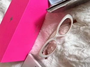 GENTLE MONSTER Orsay 02(P) BOLD Collection White Oval Sunglasses Star Logo - Picture 1 of 8