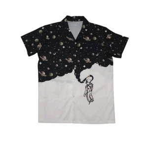 Camicia media uomo Astronaut Space pianeti con bottoni manica corta - Foto 1 di 7