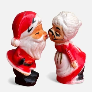 Vintage Christmas Cake Decoration Topper Mr & Mrs Santa Claus Kissing 1" Figures - Picture 1 of 8