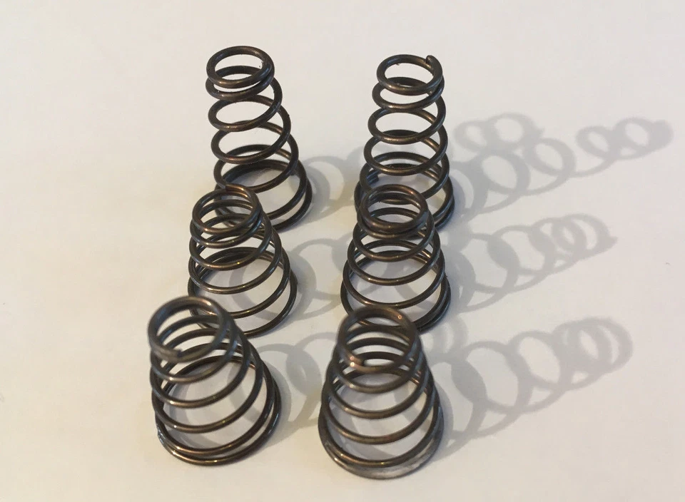 GOLDRING LENCO GL75/78 VINTAGE SWISS TURNTABLE MOTOR DAMPING SPRINGS FULL SET - Image 1 of 1
