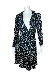 DIANE vonFURSTENBERG New Jean Two Giraffe Spot Black Wrap Dress Size 0 - Picture 1 of 8
