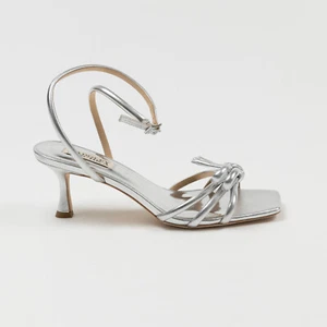 Badgley Mischka Women Loyalty Sandals Silver Size 6.5 - Picture 1 of 7
