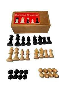 W.H. Ajedrez Smith Boxwood, piezas de ajedrez hechas en Francia de colección en caja - Imagen 1 de 5