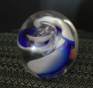 Karg Art Glass 3" PAPERWEIGHT signed (508) - Picture 1 of 5