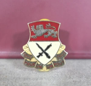 Vintage Brass WWII 15th CAV Crest "Tous Pour Un Tours Un Pour" D-22 Pin USA Made - Picture 1 of 6