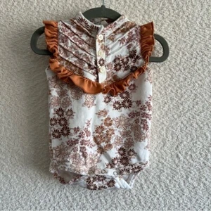 Kate Quinn Baby V Yoke Ruffle Wildflower Bodysuit Size 6-12 Months - Picture 1 of 8